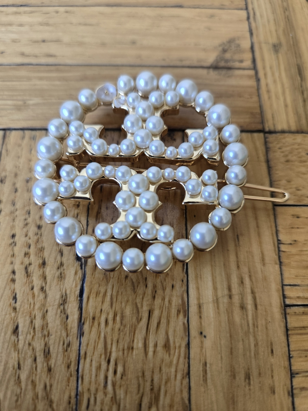Brand New With Tags Tory Burch Kira Double-T Logo Hair Clip - Gold & Pearl